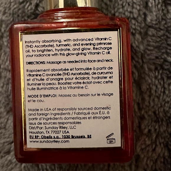 Sunday Riley C.E.O. Glow - Picture 3 of 3